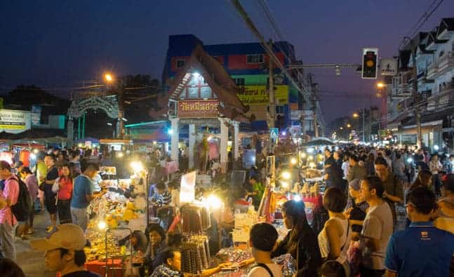 Saturday walking street Chiang Mai broken limitz